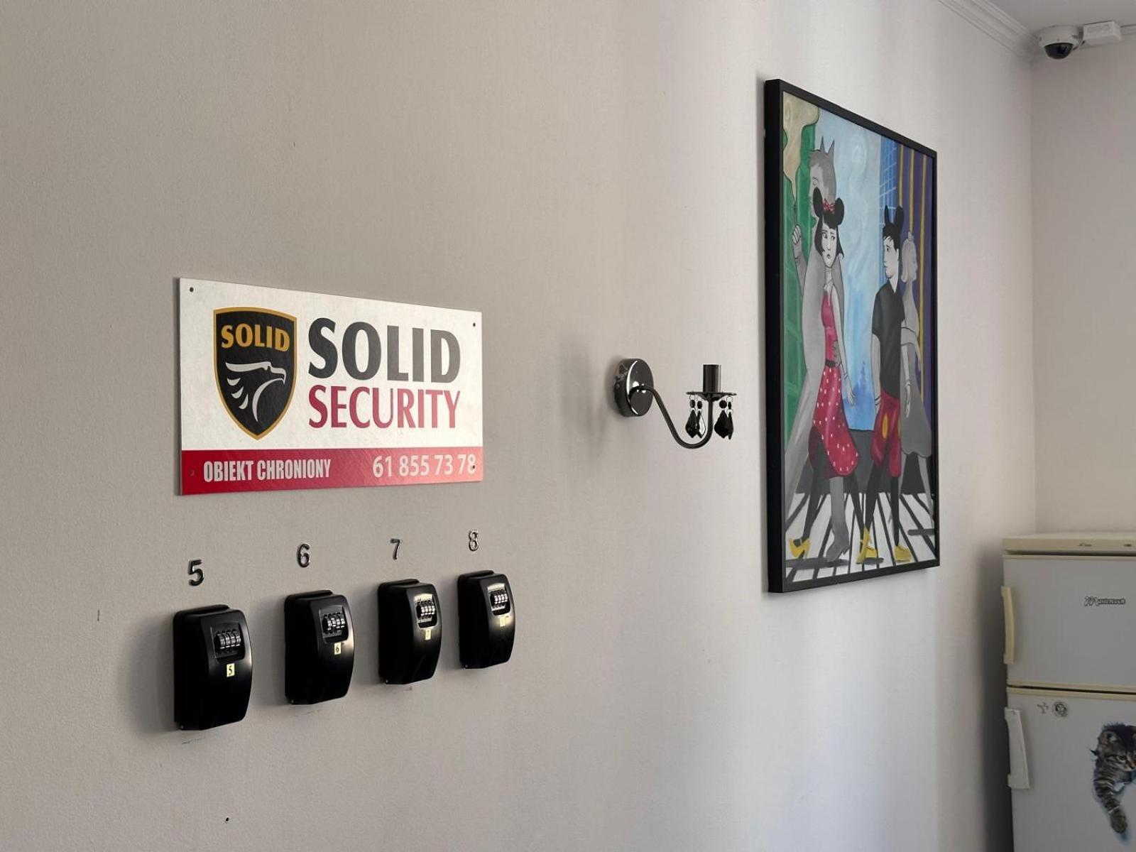 Genius Rooms- 24h Self Check-in Bed & Breakfast
